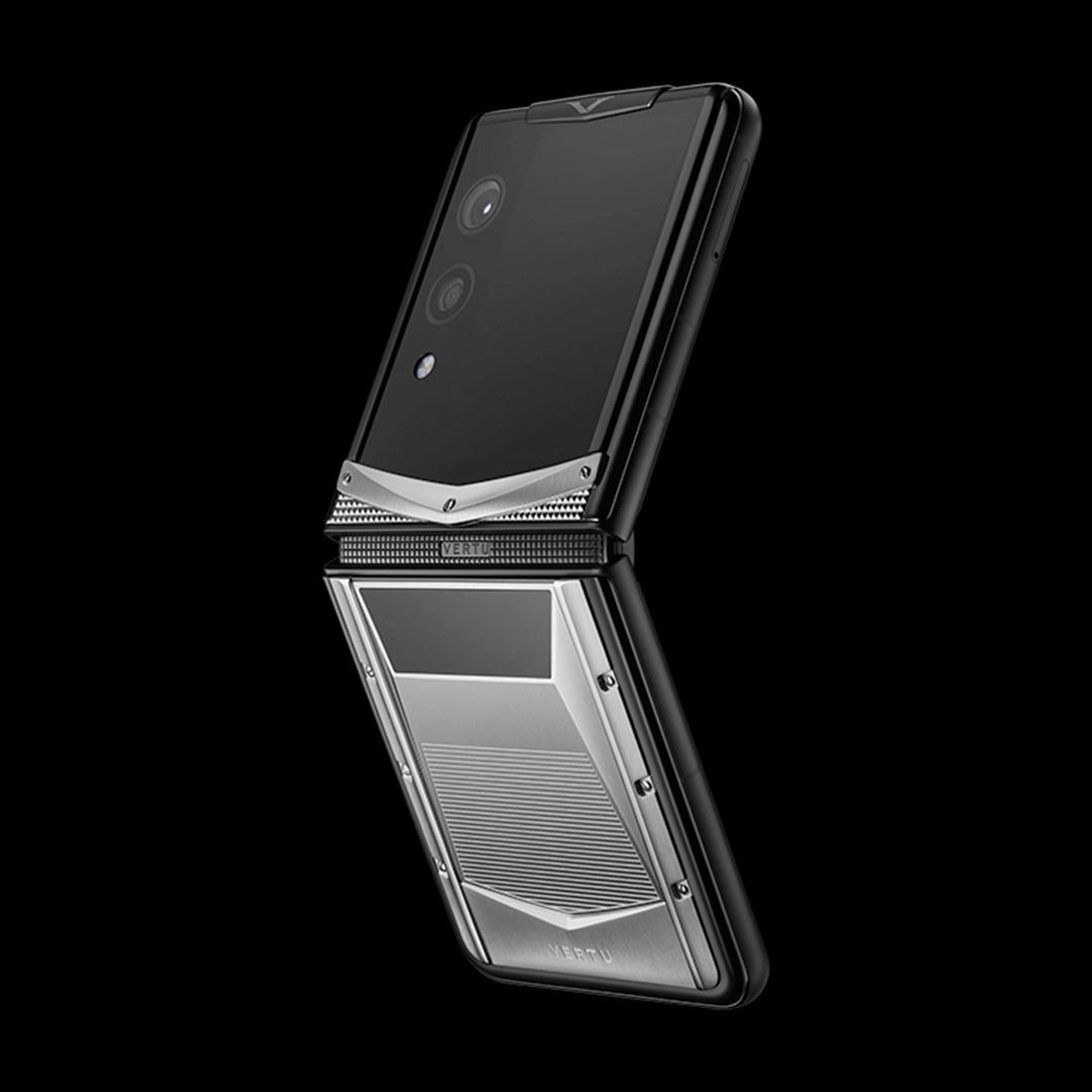 گوشی کوانتوم فلیپ ورتو مدل Vertu Quantum Flip Cyber Silver - ورتو موبایل